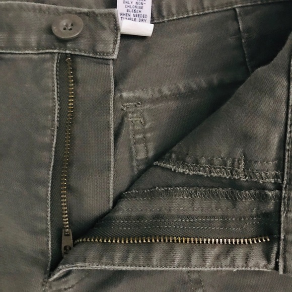 Ladies olive green khaki shorts - Picture 4 of 6